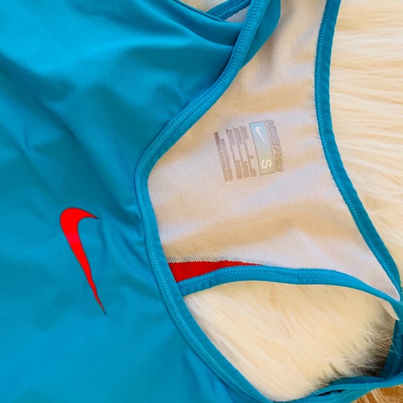 Nike Razorback Workout Tank - Picture 3 of 3